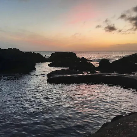 בית נופש Nikau - Garden By The Sea לאגואה